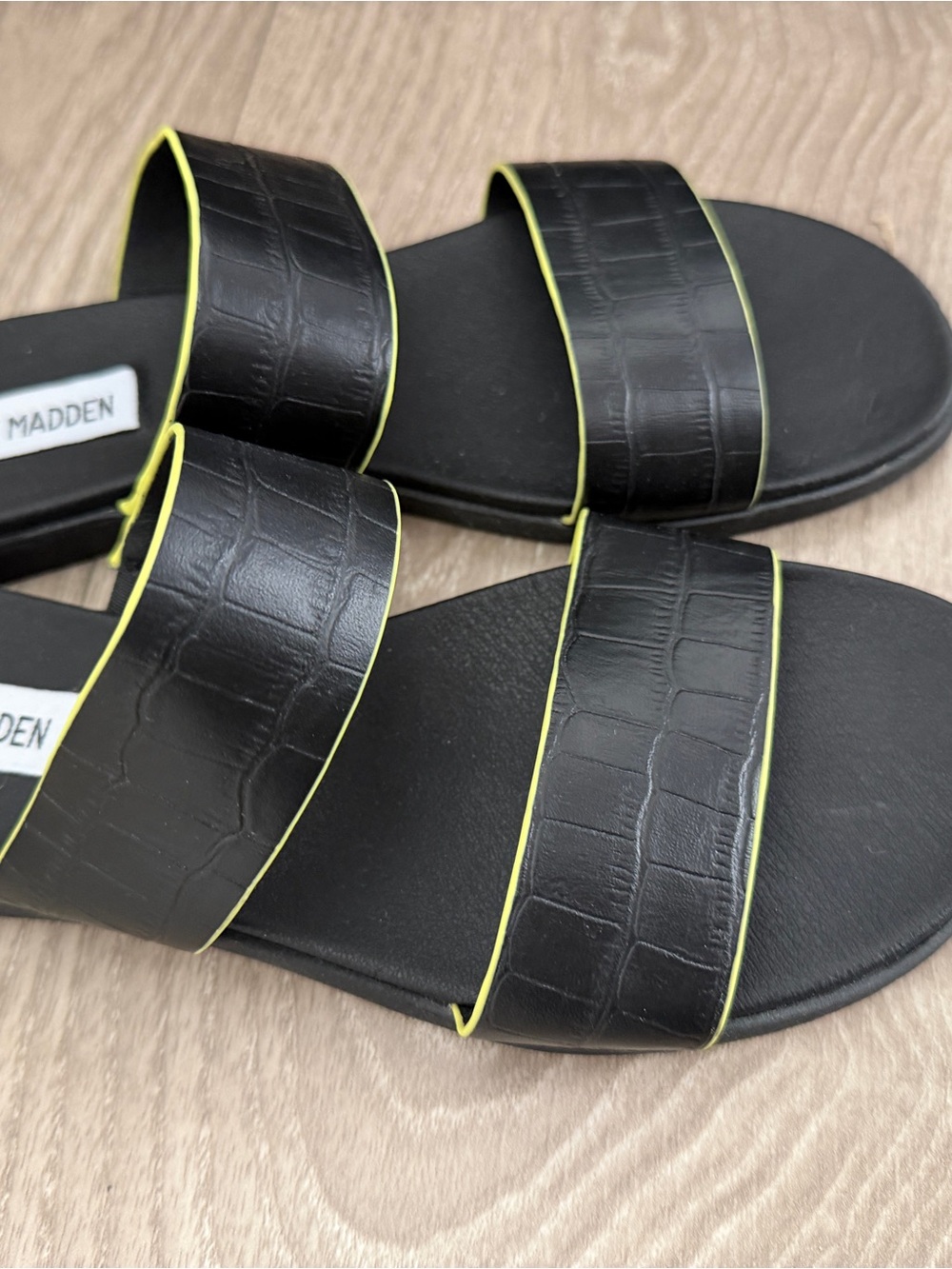 NWOT 37 Steve Madden Black Croc-Embossed Double Strap Slides with Neon Trim - Picture 3 of 5